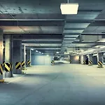 Lux * بودغوريتْسا